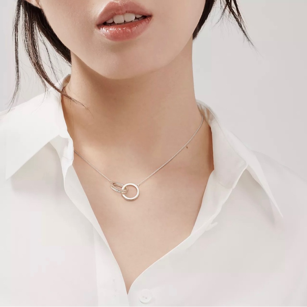 Tiffany 1837®
Interlocking Circles Pendant
in Silver, Small